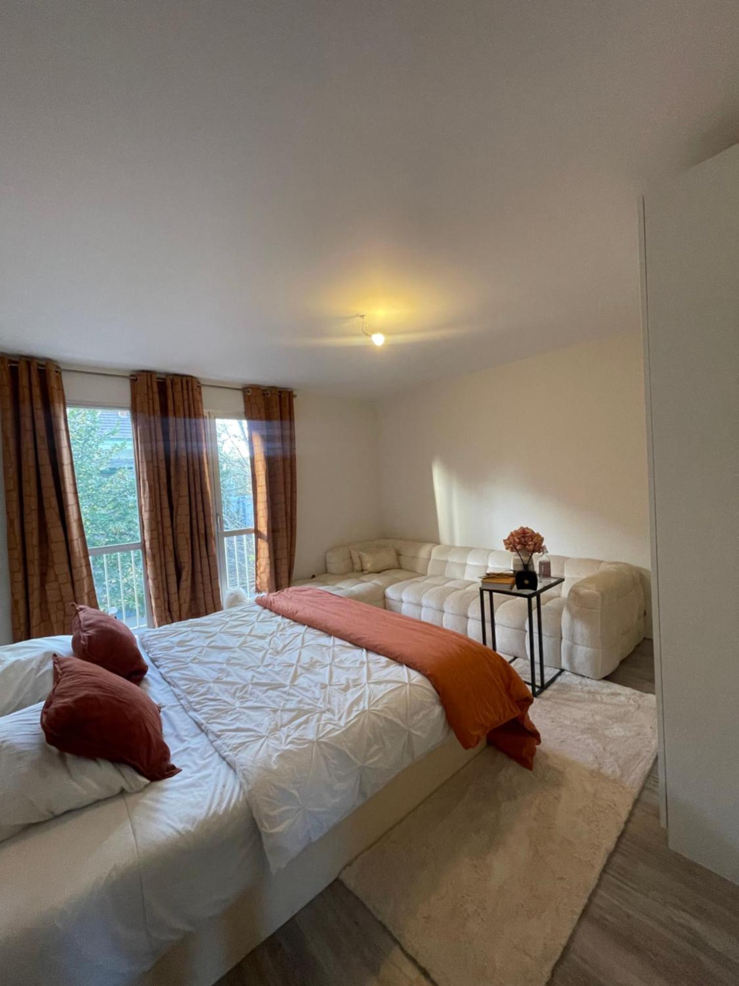 La Maison Du Luxe Ris-Orangis Exteriör bild